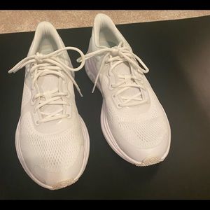 Lulu women's tennis shoes size 8.5